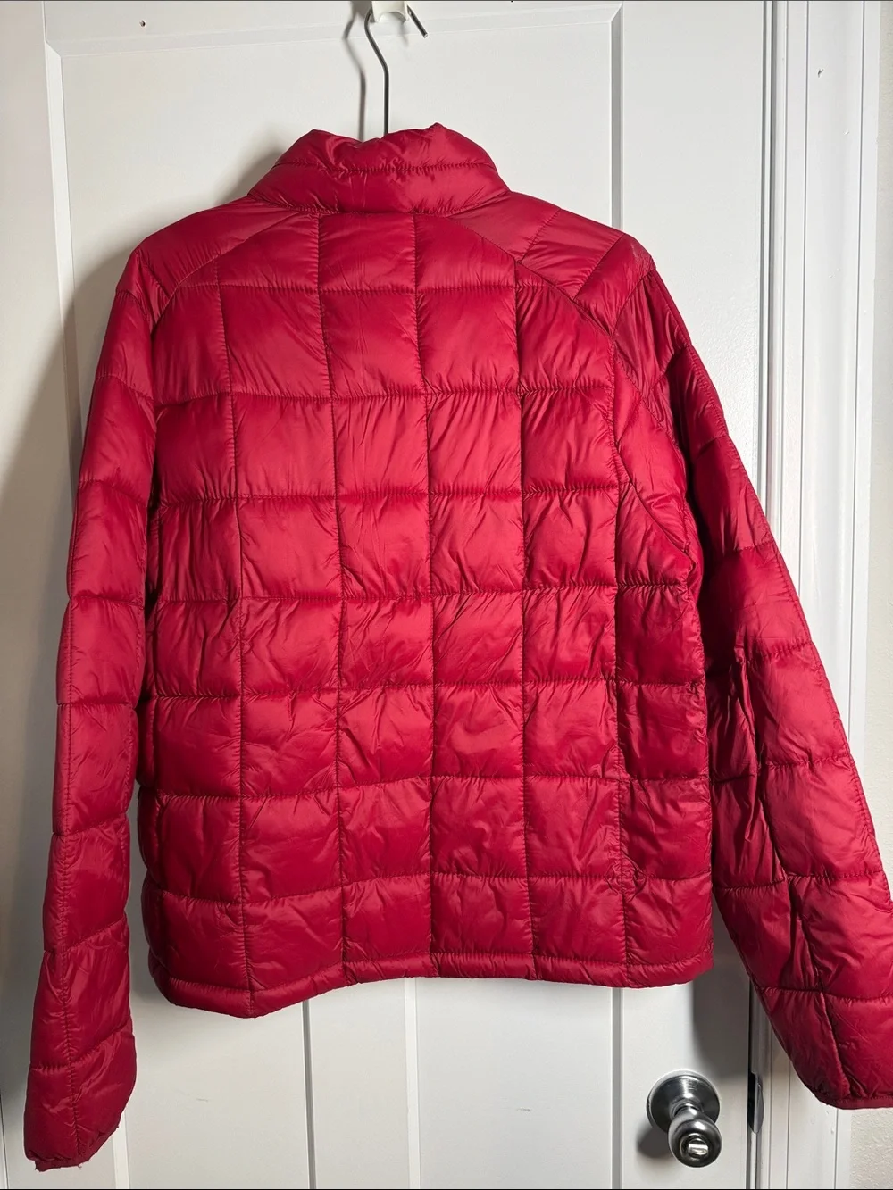 ZeroXposur Red Quilted Jacket with Black Lining. L/G